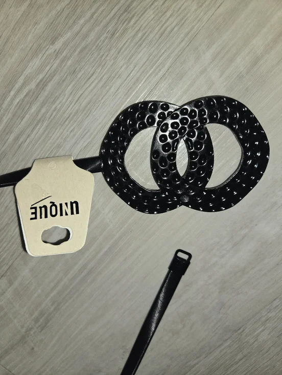 Black Stretch Buckle Belt - Picture 4 of 6